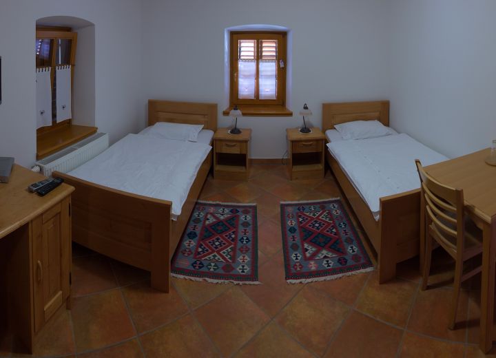 PRI PAPEŽEVIH