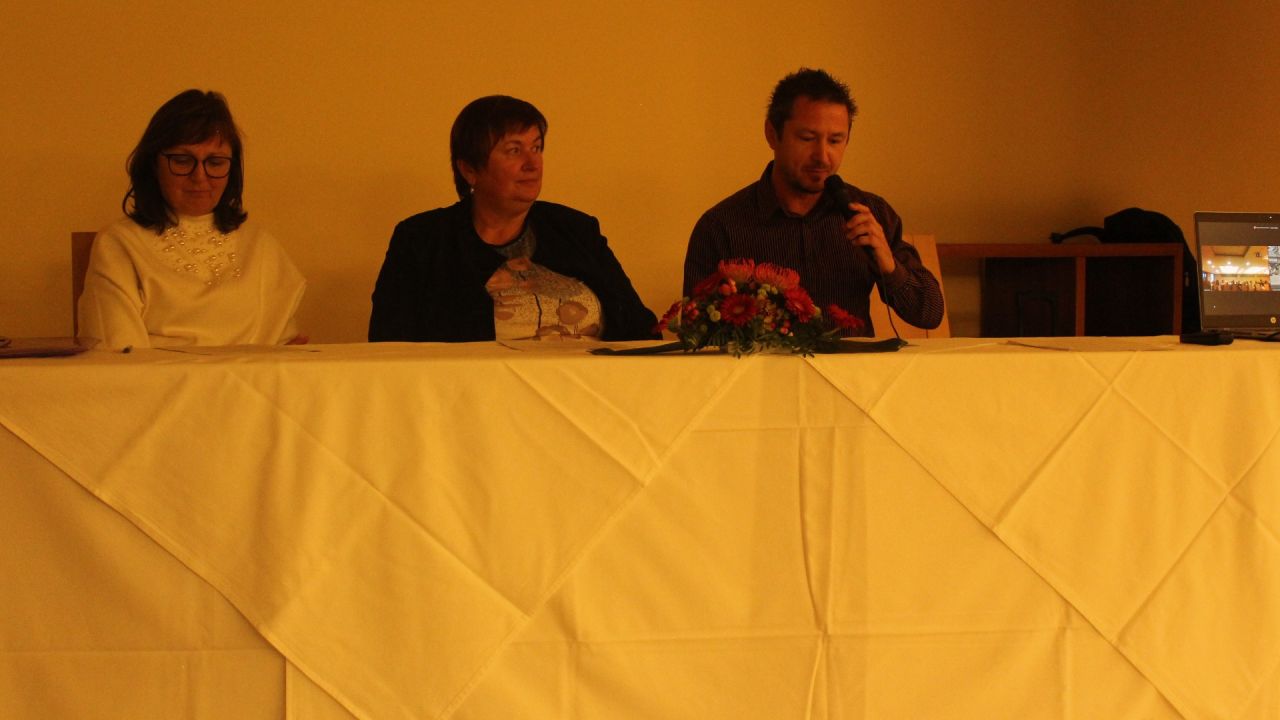 Delovno predsedstvo v sestavi Jani Božič, Danijela Borko in Andreja Žolnir, KGZS-Zavod Celje