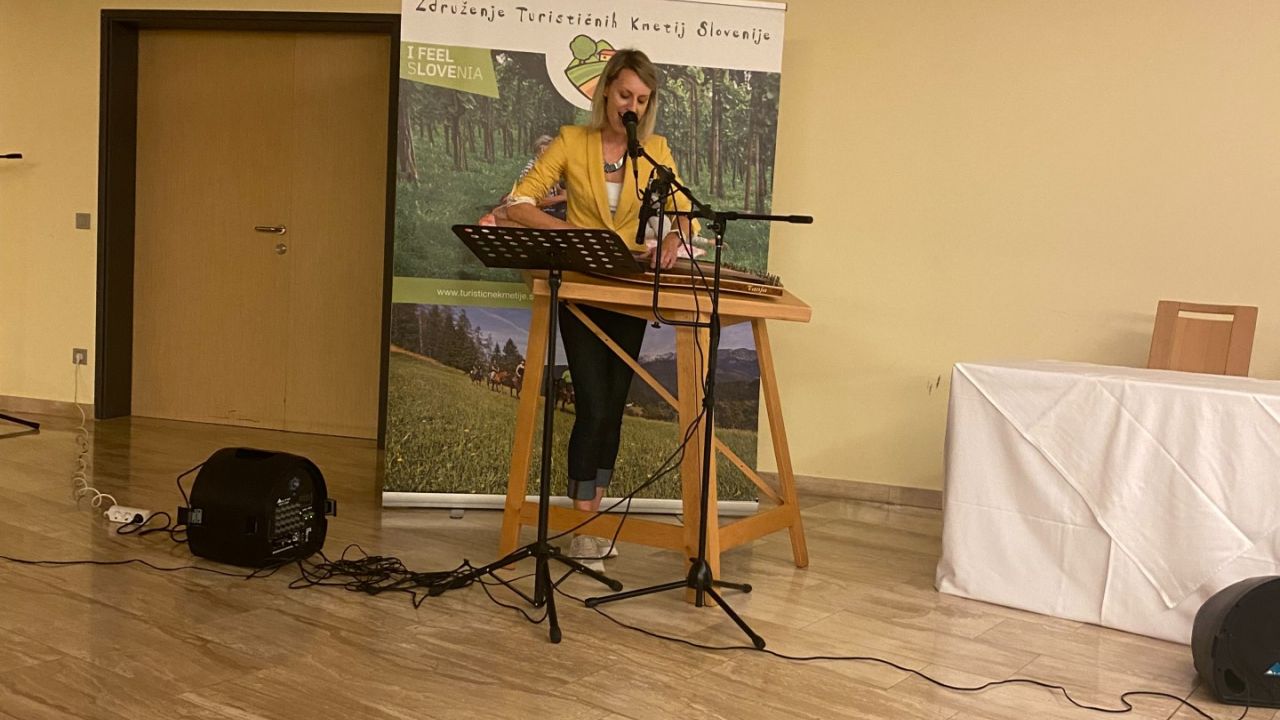 Citrarka Tanja Lončar je poskrbela za prijeten kulturni program.