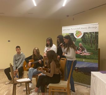 Šolski ansambel iz OŠ Mala Nedelja je poskrbel za kulturni program.