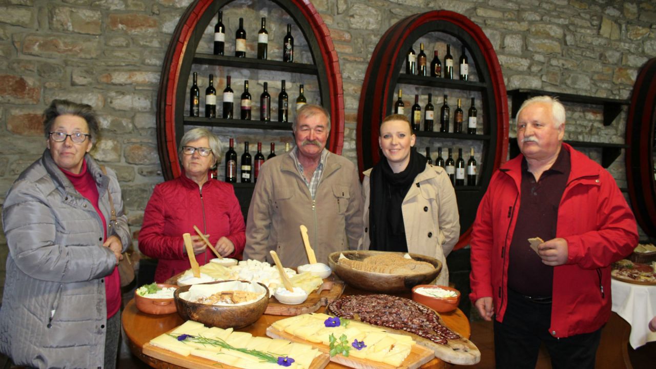 Gostiteljice: primorske turistične kmetije