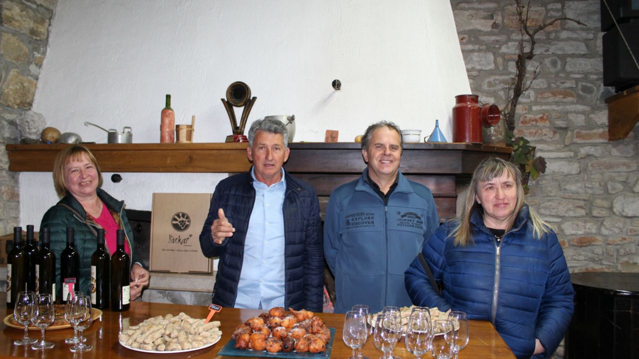 Gostiteljice: primorske turistične kmetije